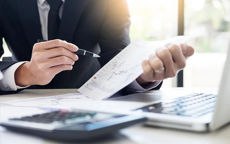 GoKite consultants assisting with UAE Golden Visa application process